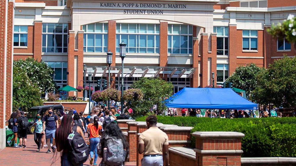 UNC Charlotte sets historic enrollment record