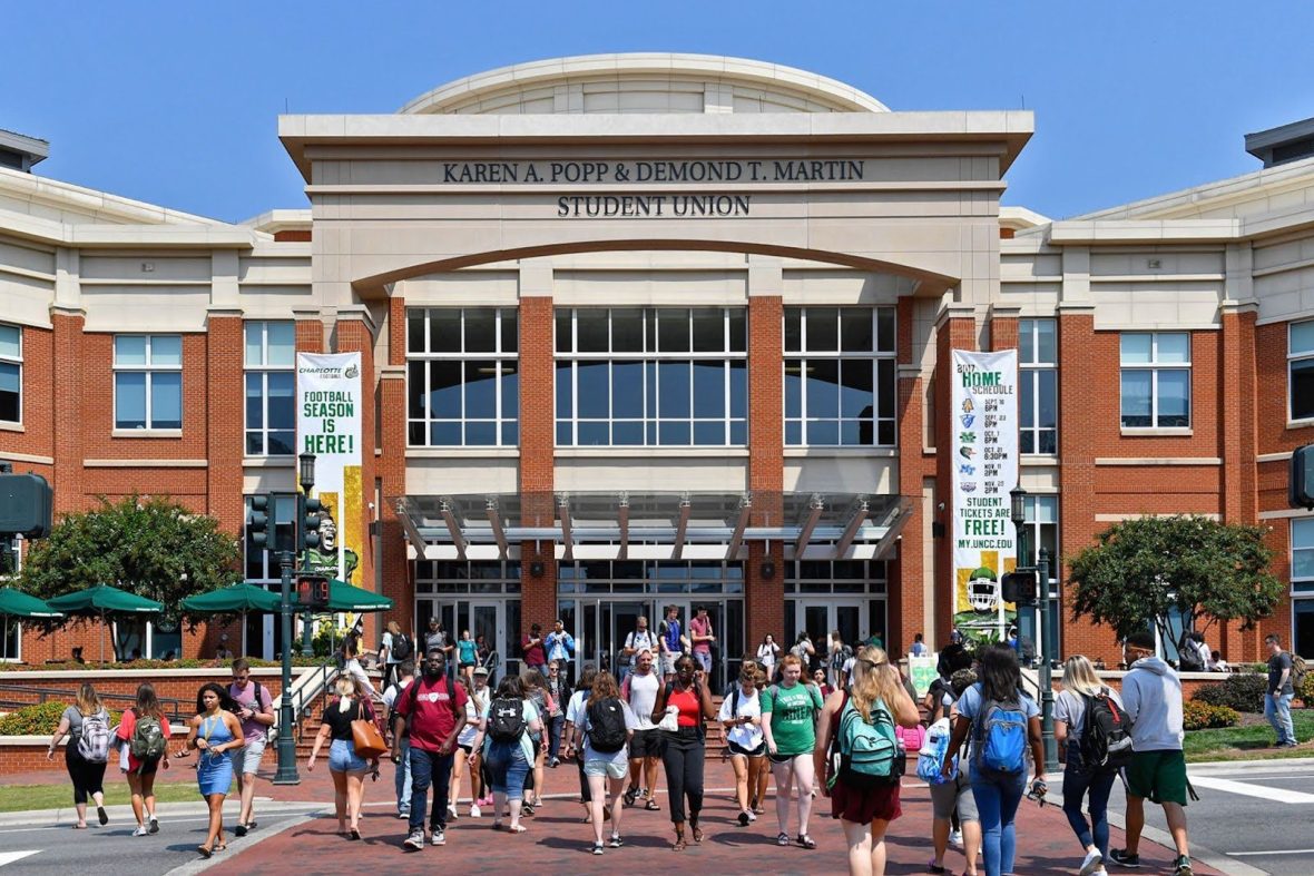 Students Walking to Pop-Martin Building